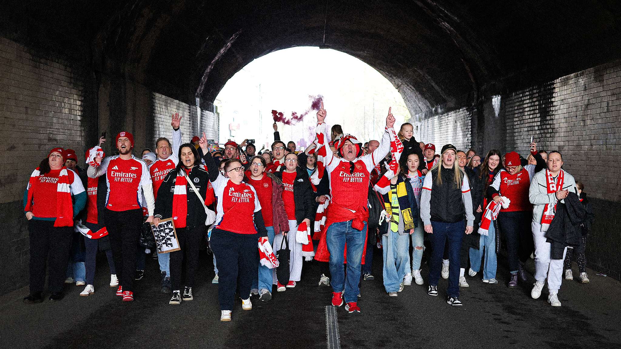 范志毅在谢晖婚礼“控诉”：谢晖赛前喝酒自己却挨骂.